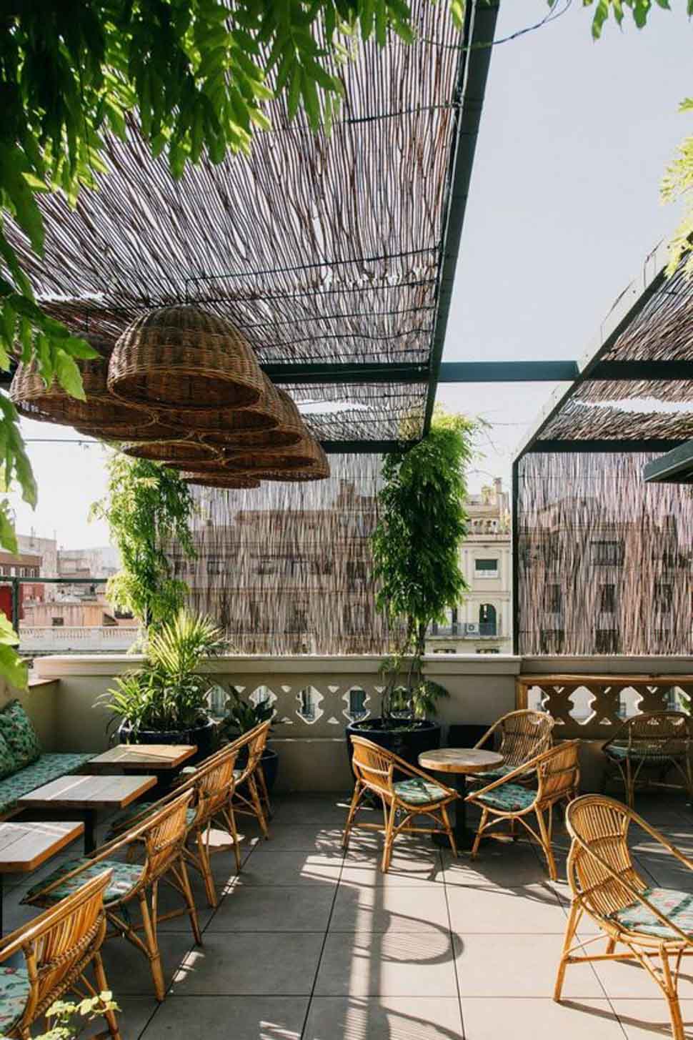 Mẫu thiết kế quán cafe sân thượng tạo thiện cảm với không gian thiên nhiên yên bình và thư thái