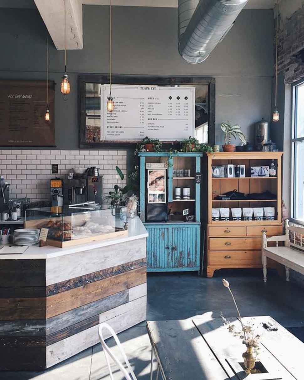 Lựa chọn màu sắc phù hợp cho thiết kế quán cafe bằng gỗ