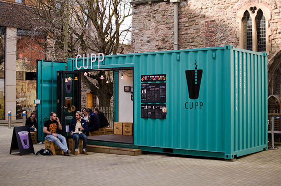 Không gian quán cafe container được trang trí vô cùng nổi bật và hút mắt