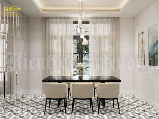 Khu bàn ăn cạnh cửa sổ đầy thơ mộng