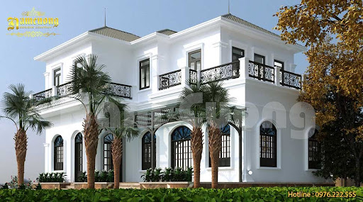 Trên các lớp mái dày dặn là cột thu lôi giúp bảo vệ sự an toàn cho ngôi nhà