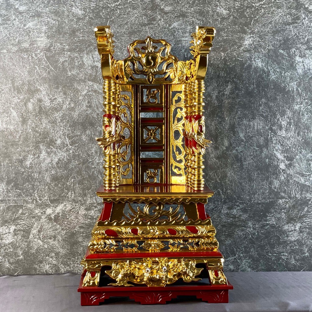 cach-bo-tri-ban-tho-trong-nha-tho-ho